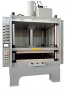 C型油壓機(jī)執(zhí)行機(jī)構(gòu)在載荷作用下運(yùn)行速度